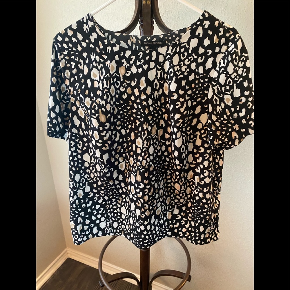 Banana republic casual leopard print blouse top